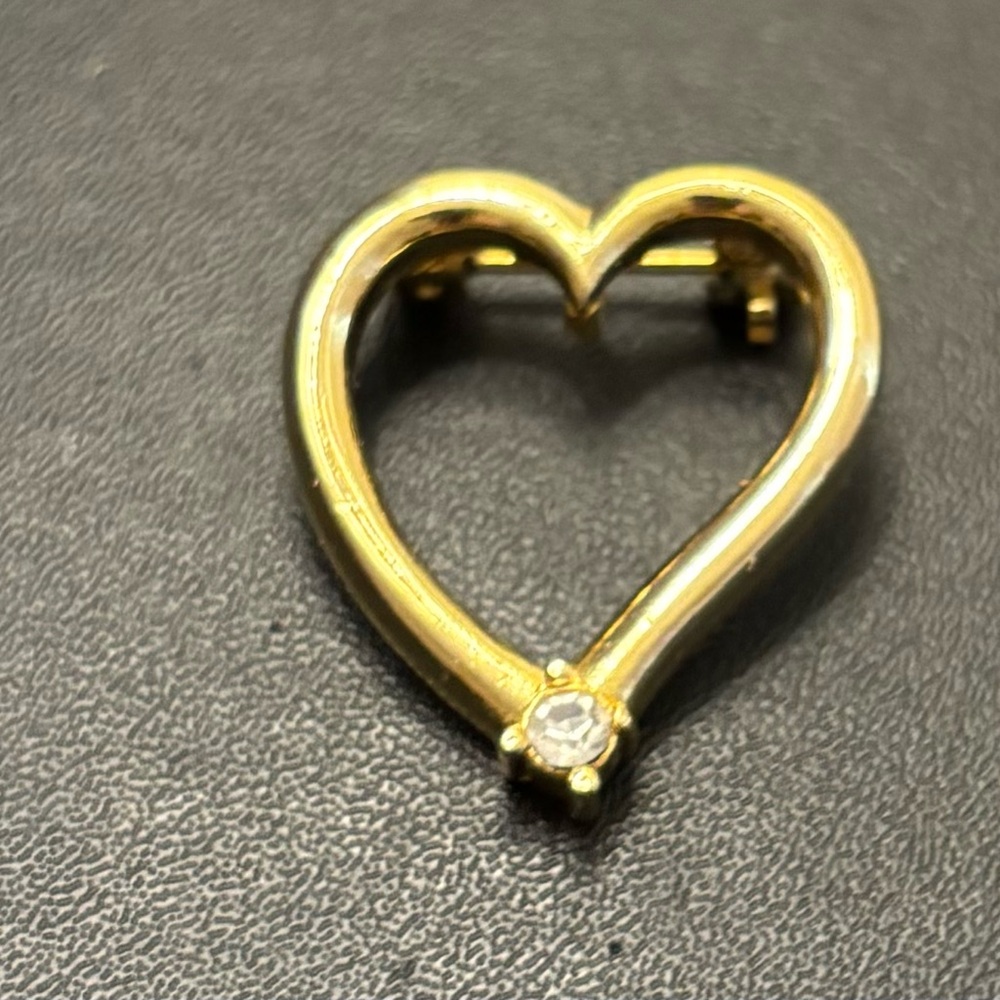 Vintage Gold Colored Heart Brooch/Pendant with Crystal Diamond Accent - Picture 2 of 10